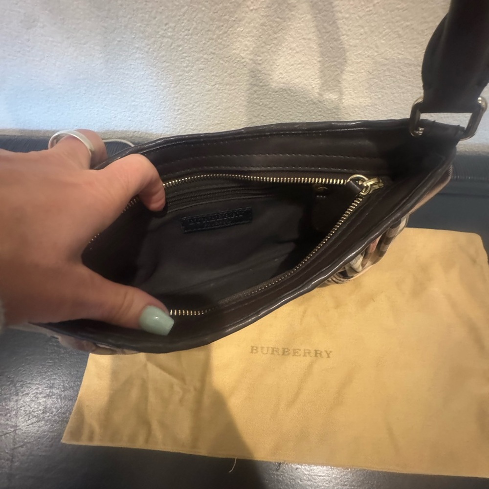 Burberry Black and Beige Plaid Shoulder Bag with COA - Picture 7 of 10
